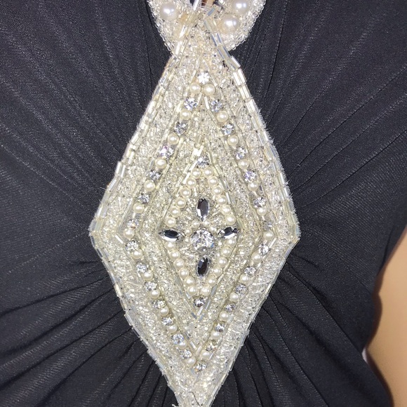 VS Moda International Diamond Pearl Cocktail Plunge Halter Dress - Picture 3 of 6